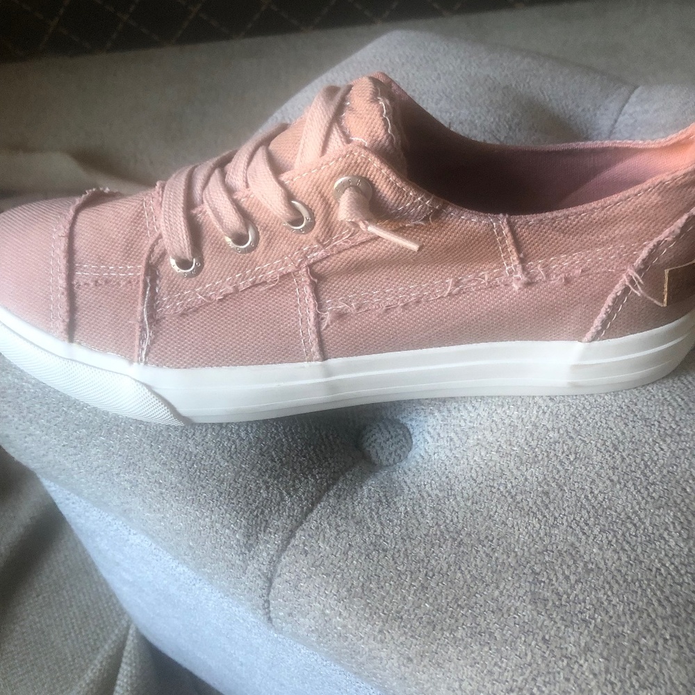 Walking shoes